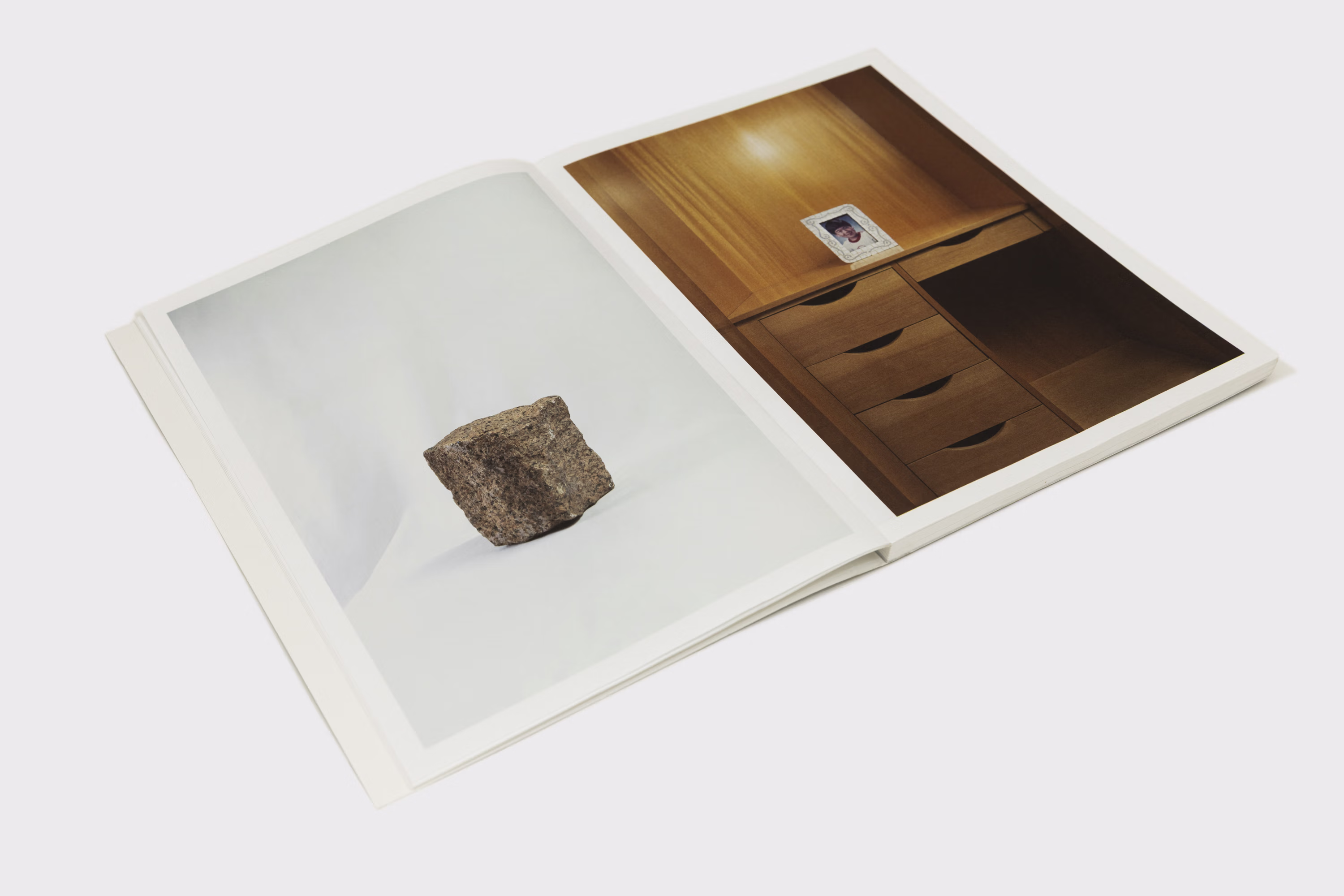 Ricardo Tokugawa. Utaki, book view 4, 2021