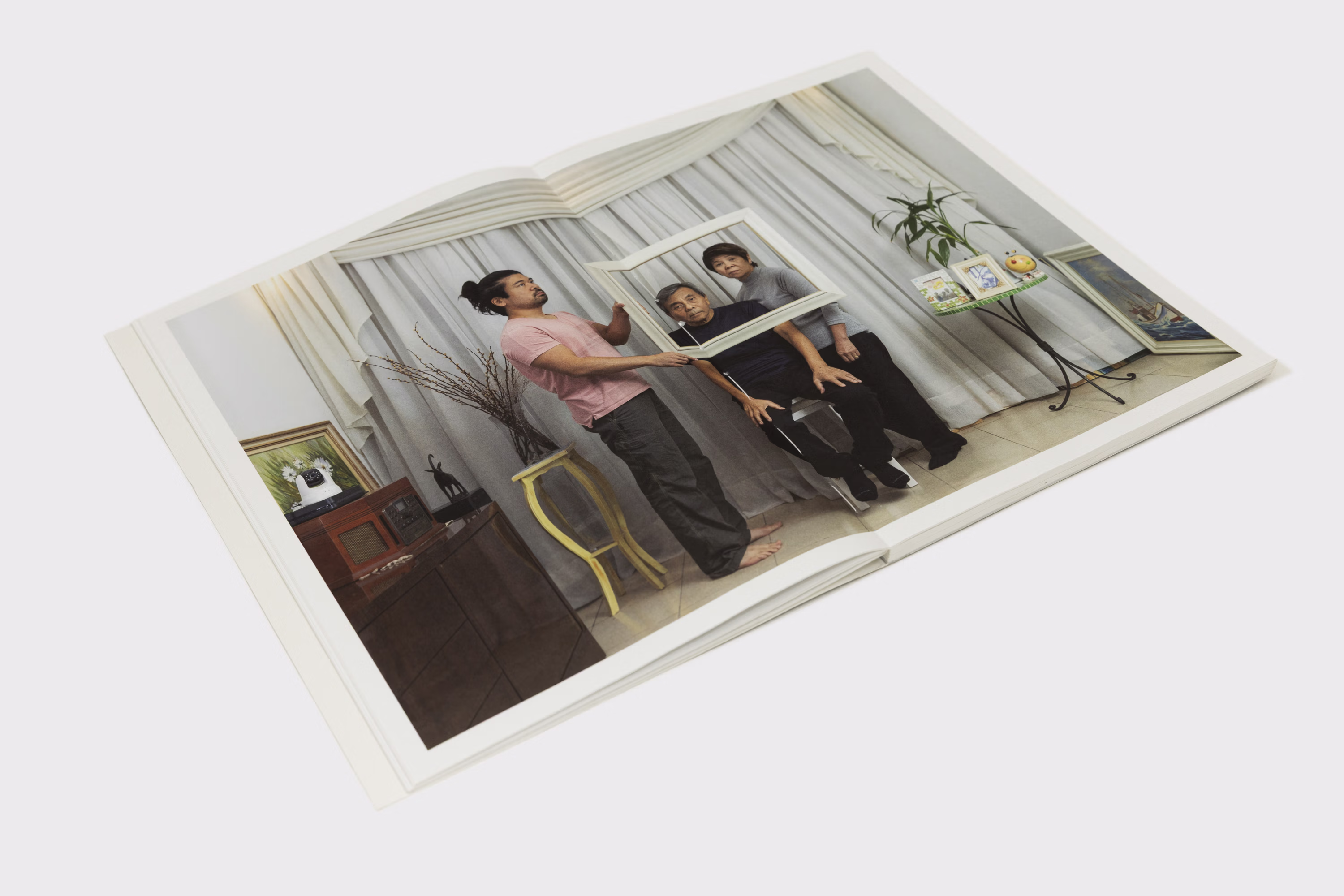 Ricardo Tokugawa. Utaki, book view 5, 2021